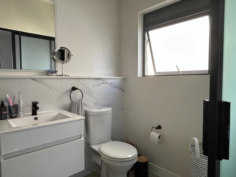 1 Bedroom Property for Sale in Sandown Western Cape